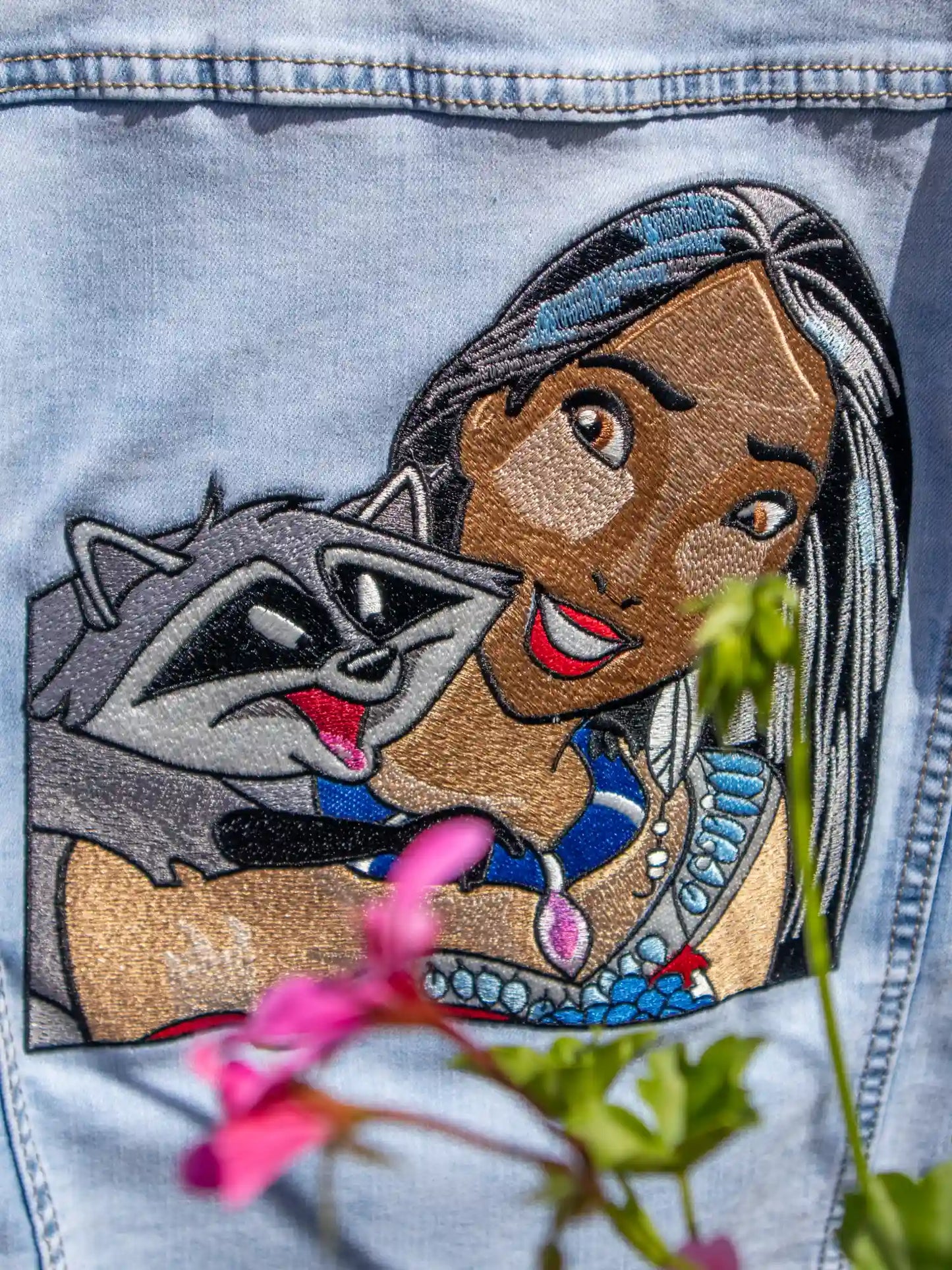 Haft Pocahontas – Między Naturą a Serduszkiem Szopa